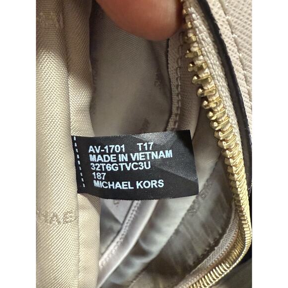 MICHAEL KORS Jet Set Travel Large Crossbody & Wallet Set Perforated Light Pink - Picture 12 of 16